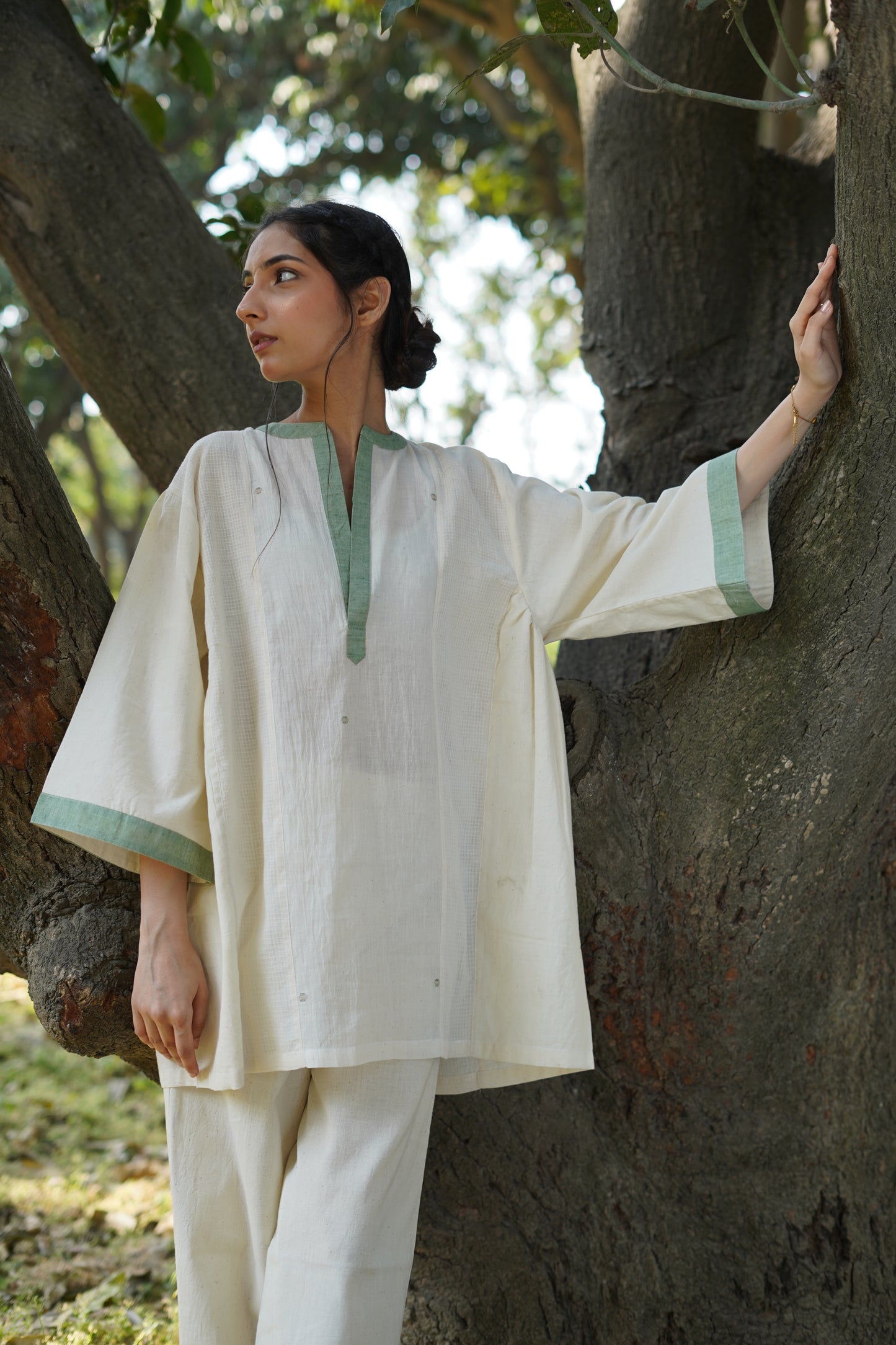 Off-White Cocoon Jamdani V Neck Flared Tunic Top